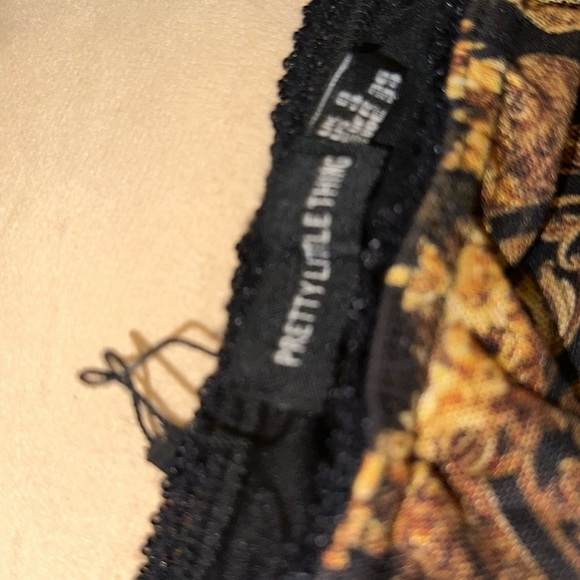 PRETTY LITTLE THING ABSTRACT SKIRT - Picture 8 of 8